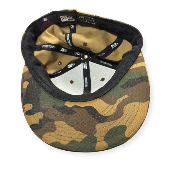 Red Bull Camo Hat 7 1/2 Size New‎ Era Sports Hat Camouflage Retro Rare - Picture 5 of 6